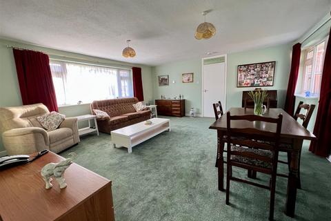2 bedroom bungalow for sale - Pippins Road, Burnham-on-Crouch