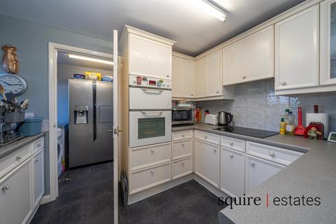 11 Oliver Close, Hemel Hempstead, HP3 9PX