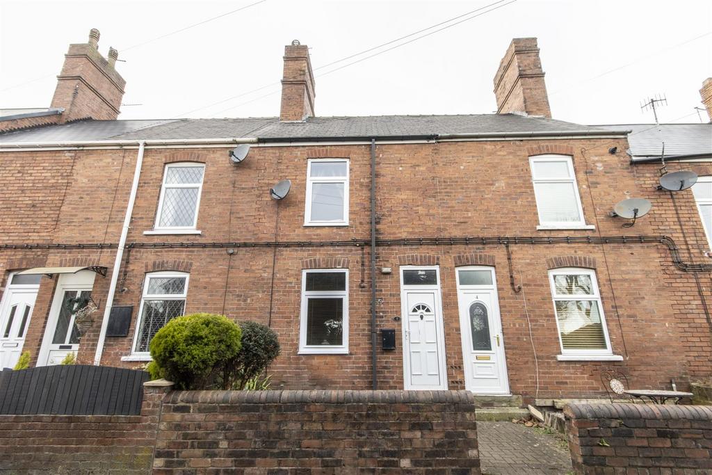 Brockwell Terrace, Brockwell, Chesterfield 2 bed terraced house for