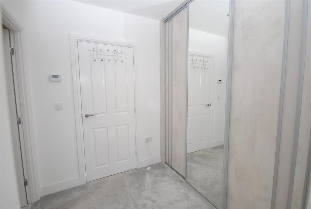 2blenheimdrivereardressingarea2.JPG