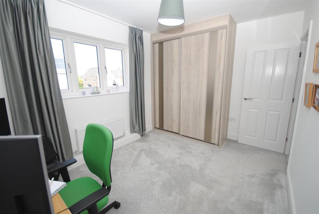 2blenheimdrivebed42.JPG