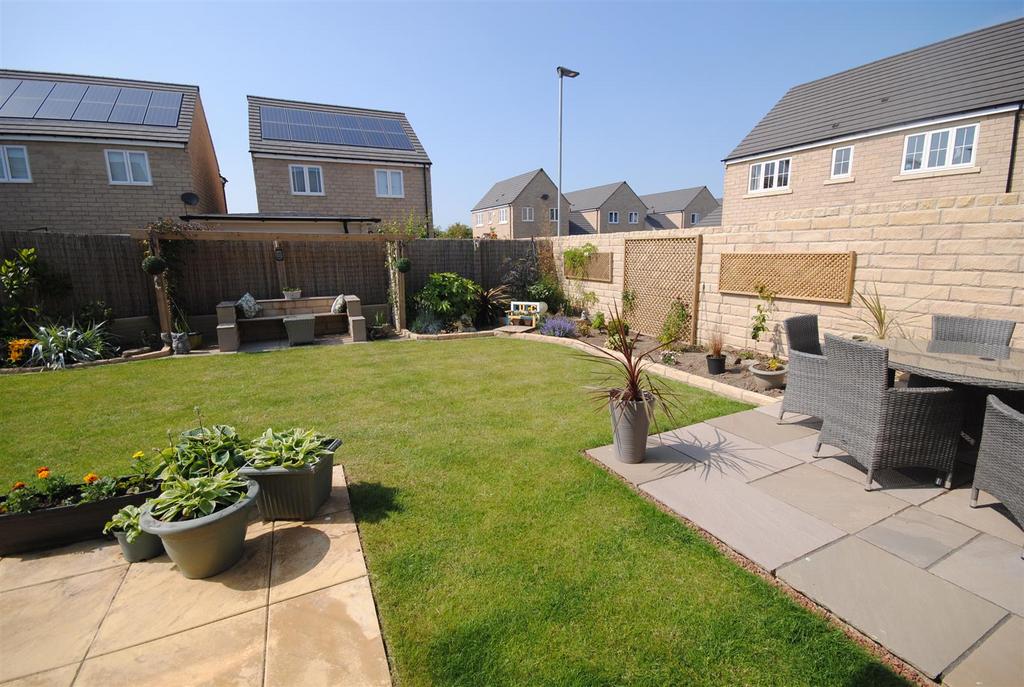 2blenheimdrivegarden 1.JPG