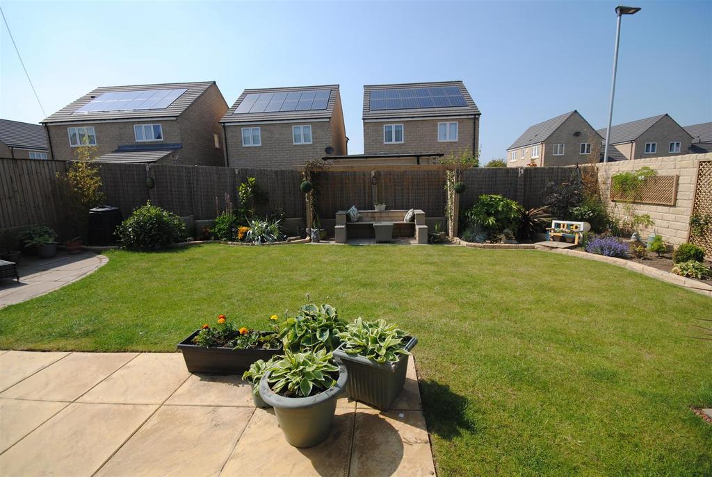 2blenheimdrivegarden3.JPG