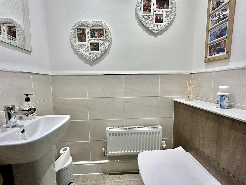 2blenheimdrivewc.JPG