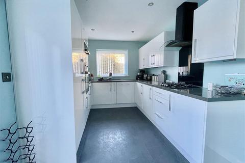 72 Sandgate Drive, Kippax, Leeds, LS25 7EY