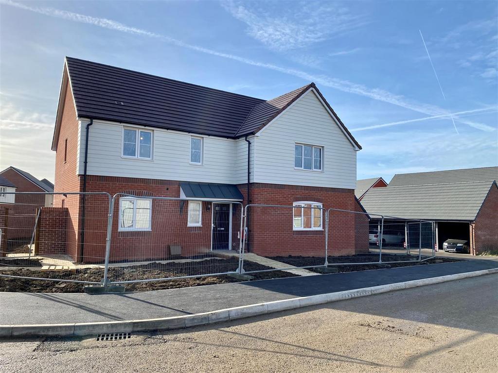 The Durrington, High Penn Park, Calne SN11 4 bed detached house for sale £600,000