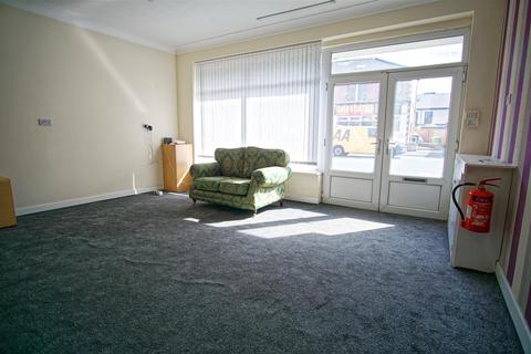 Office to rent, Shop or Office Space to Let on Blackpool Road, Preston
