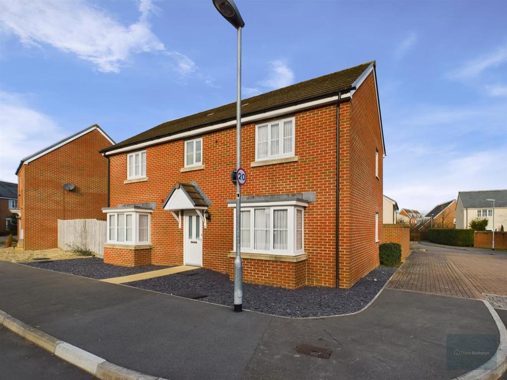 Kingfisher Close, Trowbridge BA14 4 bed house for sale £409,950