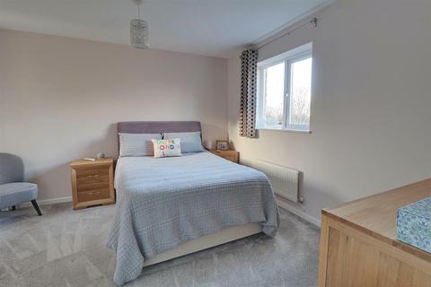 25 Azalea Drive, Up Hatherley, Cheltenham, GL51 3EA