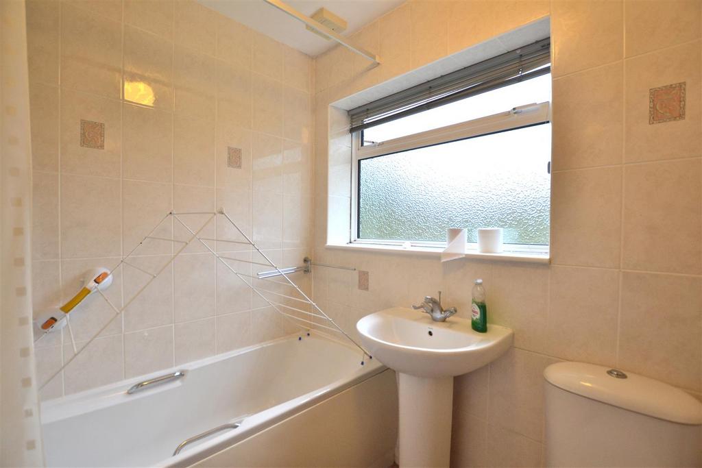 Family Bathroom.JPG