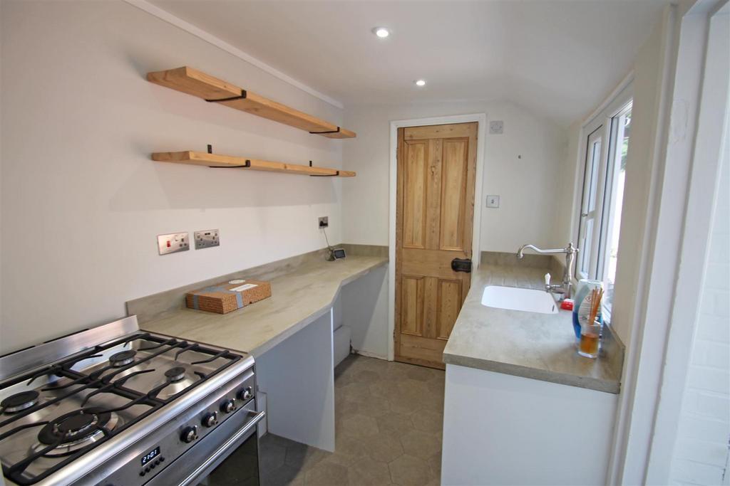 The Grove, Bedford 2 bed terraced house for sale £300,000