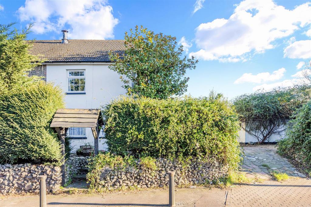 Brighton Road, Hooley CR5 2 bed house for sale £450,000