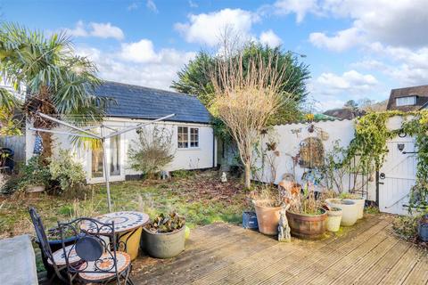 39 Brighton Road, Hooley, Coulsdon, CR5 3EJ