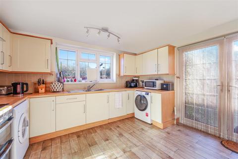 39 Brighton Road, Hooley, Coulsdon, CR5 3EJ