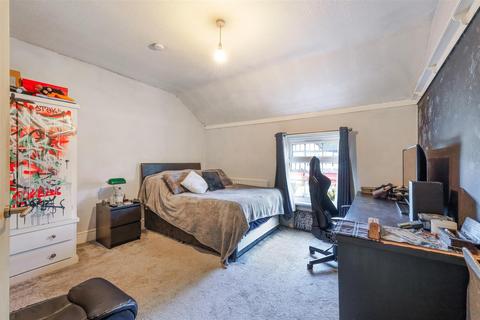 39 Brighton Road, Hooley, Coulsdon, CR5 3EJ