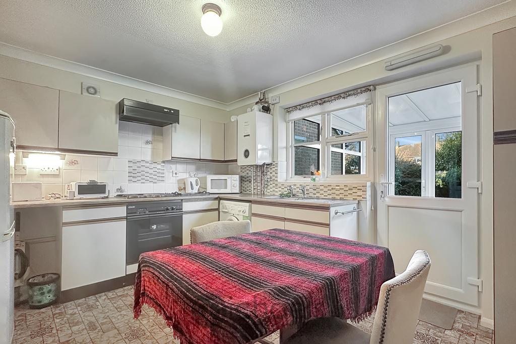 Kitchen/Dining Area