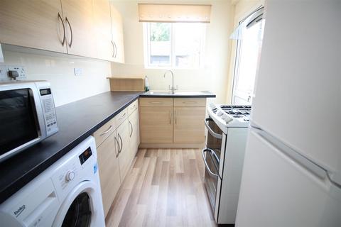 3 bedroom semi-detached house for sale, Lansbury Drive, Hayes