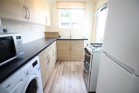 undefined, Lansbury Drive, Hayes