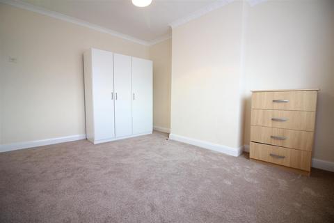 undefined, Lansbury Drive, Hayes