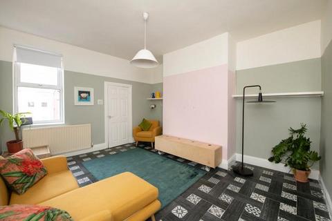 2 bedroom flat for sale, Balmoral Terrace, Heaton, Newcastle Upon Tyne