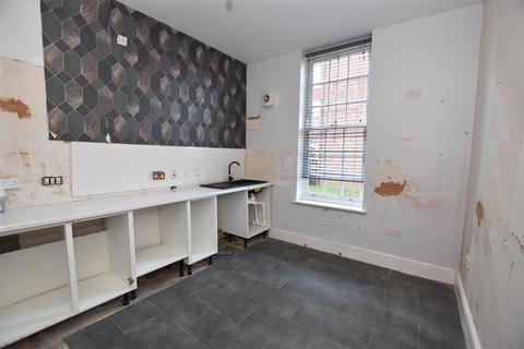 2 bedroom flat for sale - Worsley House, Hessle Road, Hull