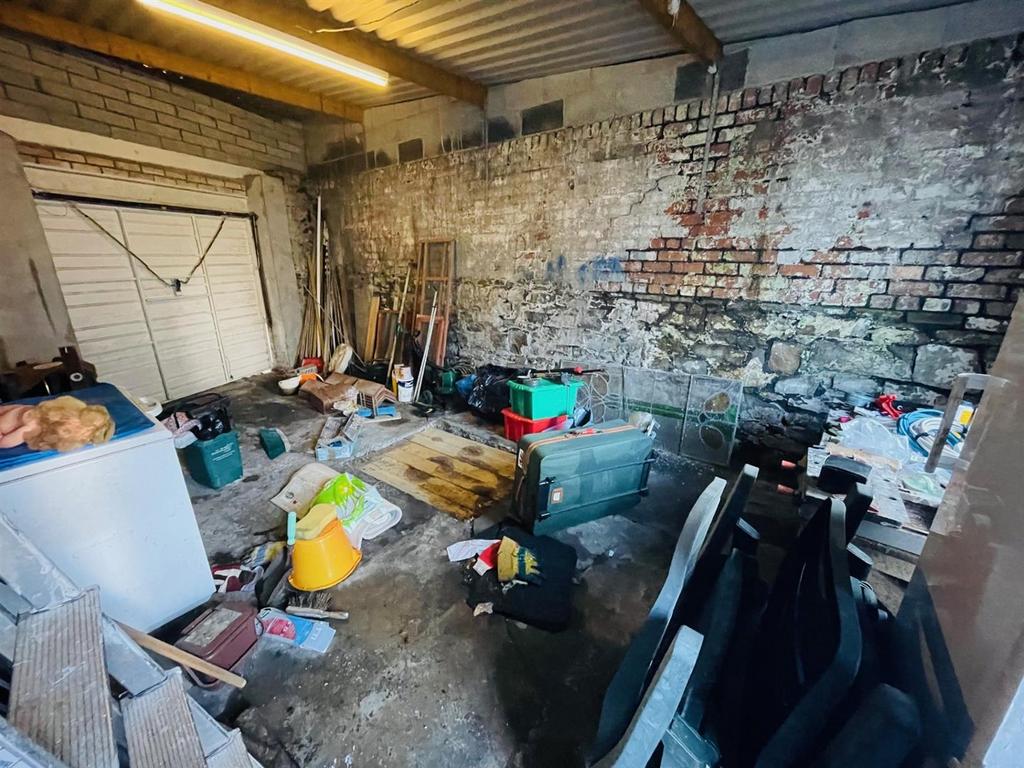 Garage.jpg
