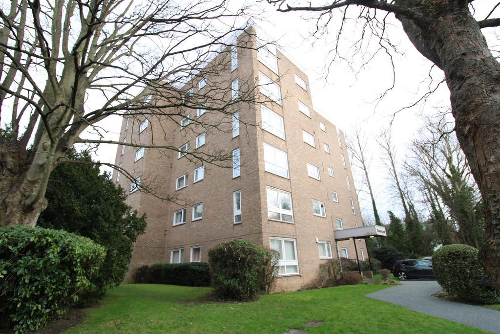 Jesmond Park East, Newcastle Upon Tyne 2 bed apartment for sale £170,000