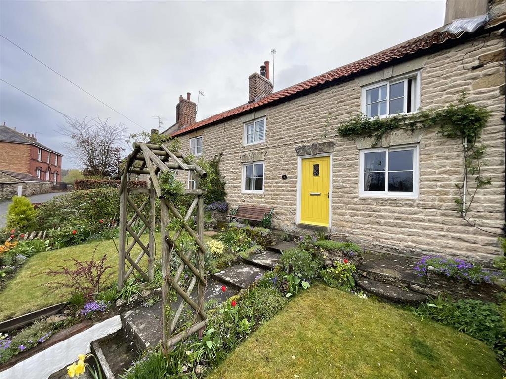 Castlegate, East Ayton, Scarborough 3 bed cottage for sale £290,000