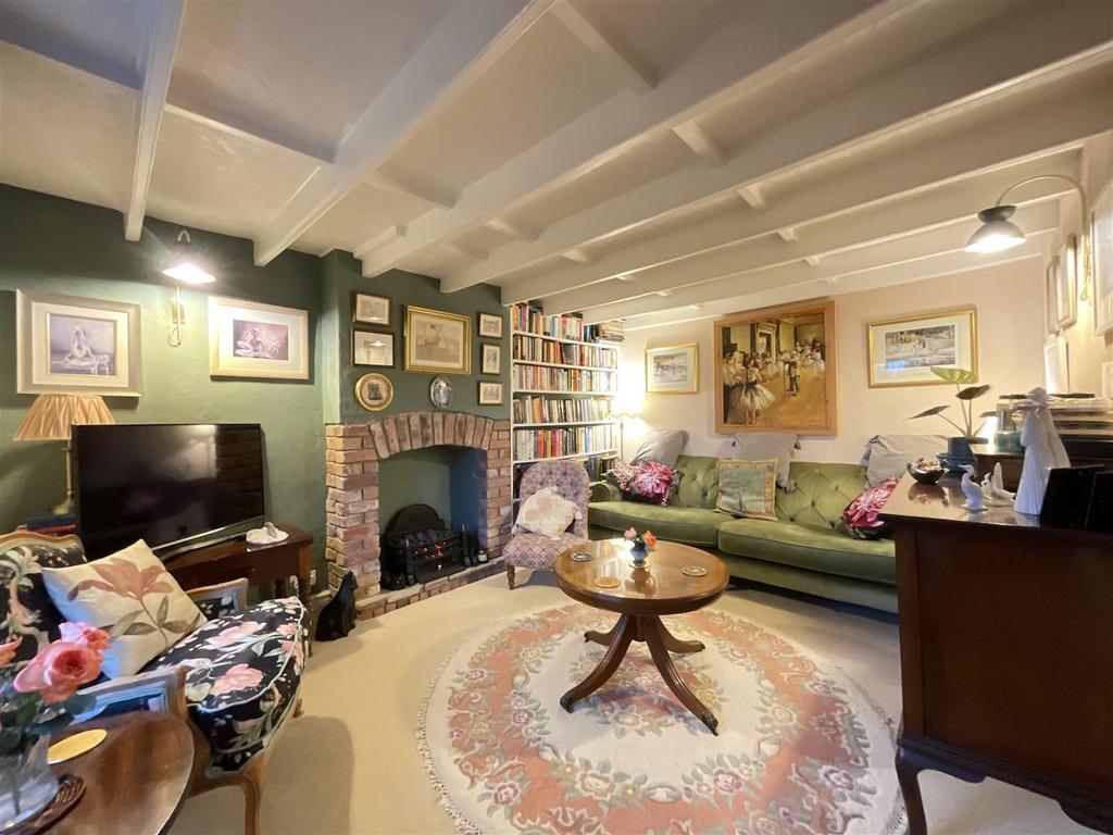 Castlegate, East Ayton, Scarborough 3 bed cottage for sale £290,000