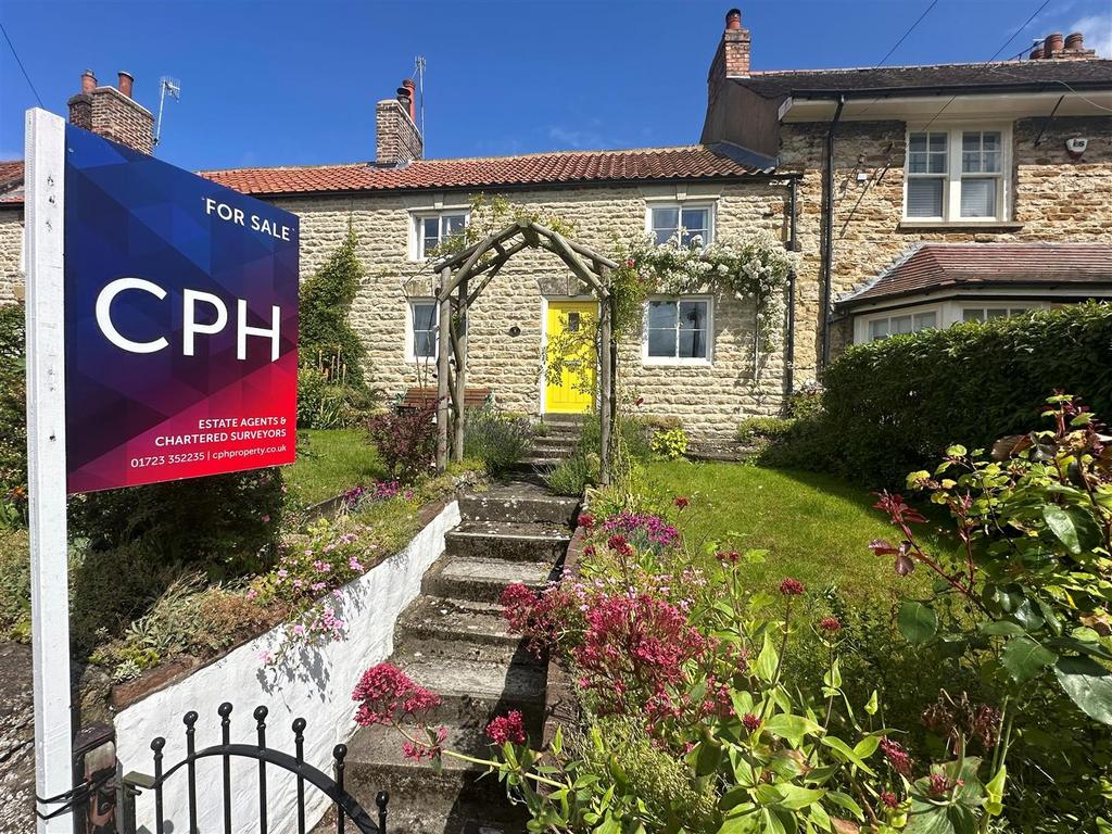 Castlegate, East Ayton, Scarborough 3 bed cottage for sale £290,000