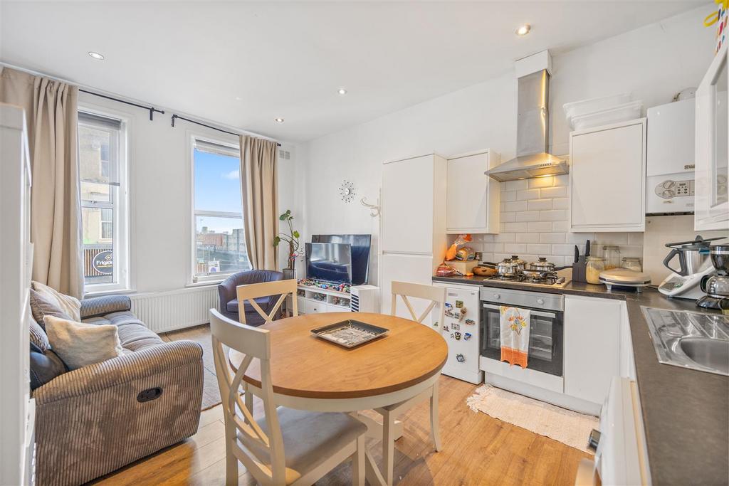 Chamberlayne Road, Kensal Rise NW10 2 bed apartment for sale £399,950