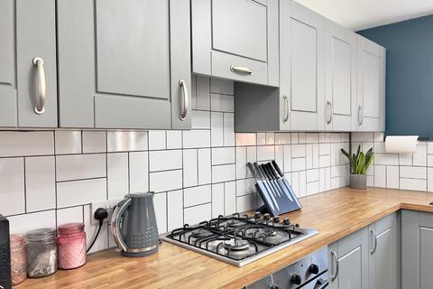 46 Foxen Croft, Lundwood, Barnsley, S71 5JE