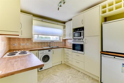 2 bedroom flat for sale, St. Valerie Road, Worthing