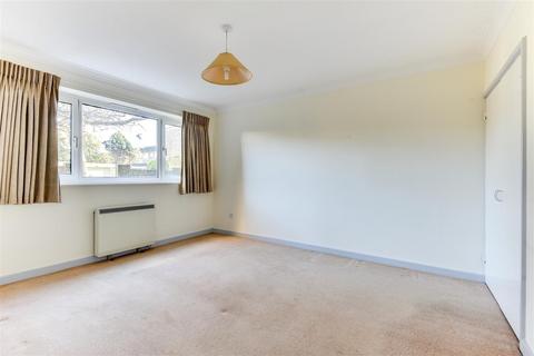 2 bedroom flat for sale, St. Valerie Road, Worthing