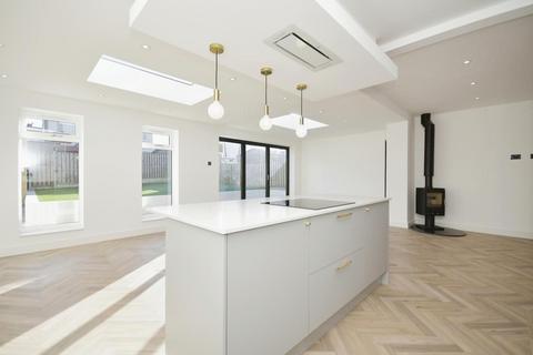 161 Cliffefield Road, Sheffield, S8 9BS