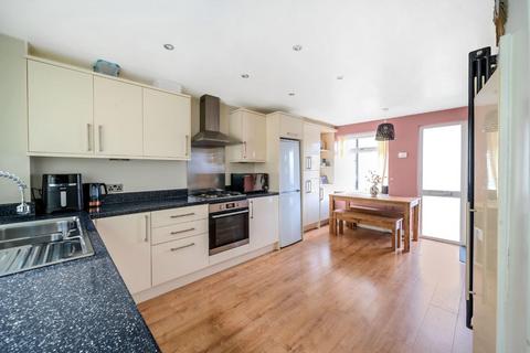 42 Garth End, Collingham, Wetherby, LS22 5BH