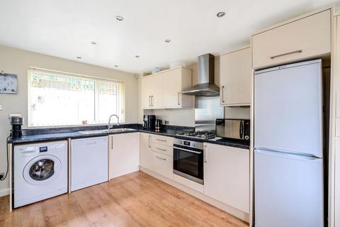 42 Garth End, Collingham, Wetherby, LS22 5BH