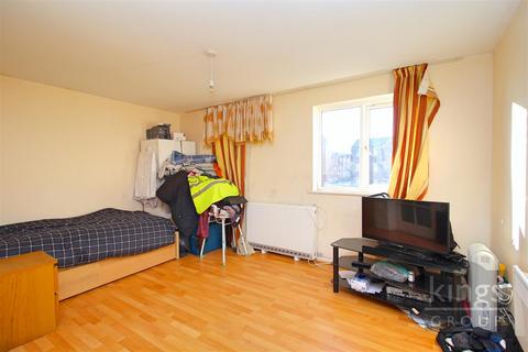 1 bedroom flat for sale, Wigston Close, Edmonton, N18