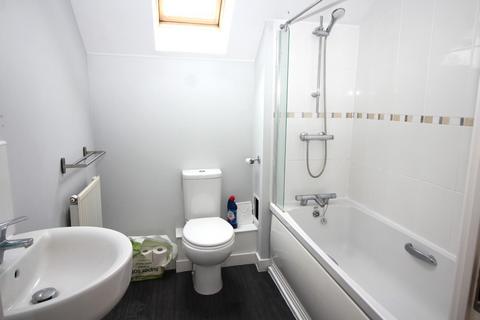 2 bedroom flat for sale, Leaze Close, Thornbury, Bristol