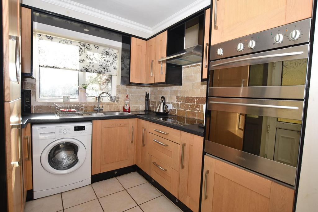 KITCHEN 02.jpg