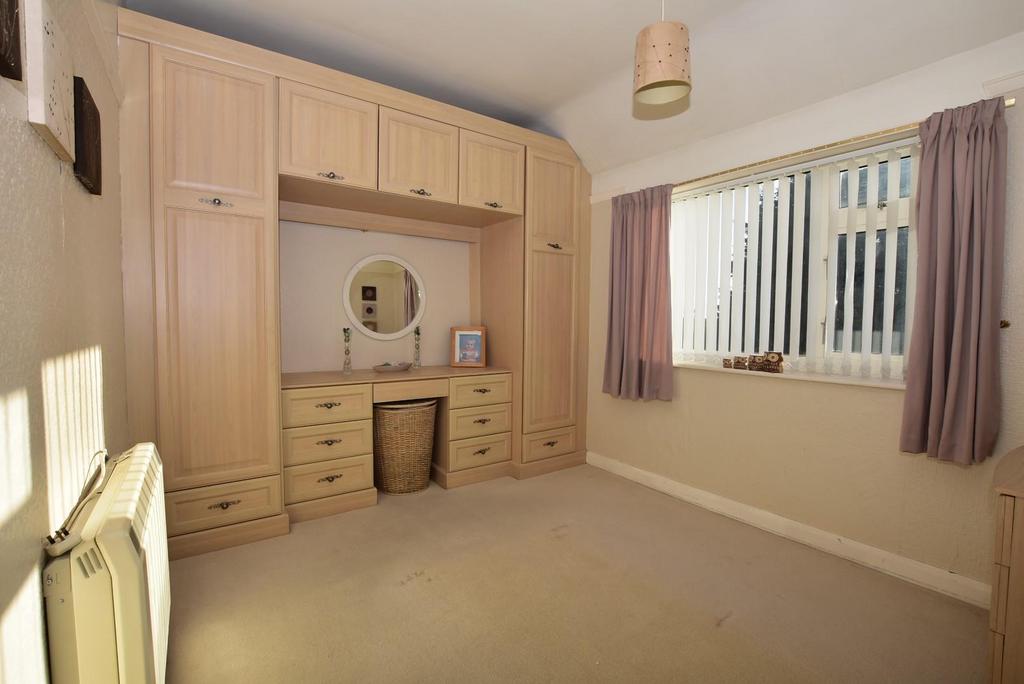 BEDROOM 1.jpg