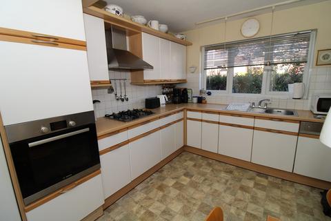 5 bedroom end of terrace house for sale, Oakham Drive, Bromley, BR2