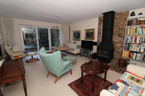 27 Oakham Drive, Bromley, BR2 0XE