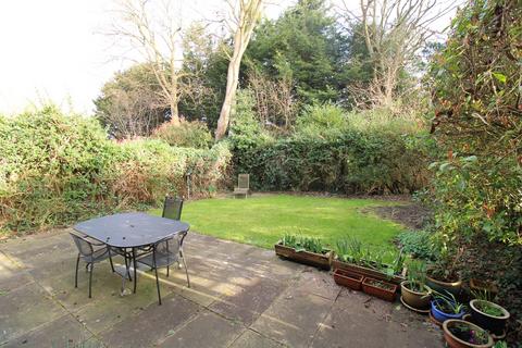 27 Oakham Drive, Bromley, BR2 0XE