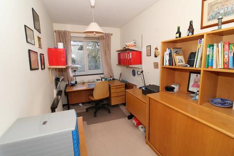 27 Oakham Drive, Bromley, BR2 0XE