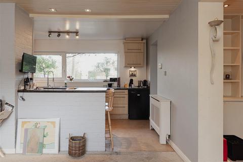 154 Banstead Road, Banstead, SM7 1QG