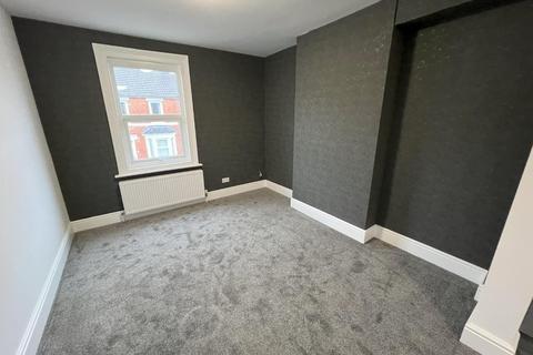 2 bedroom maisonette to rent - Dean Street, Rodbourne, Swindon
