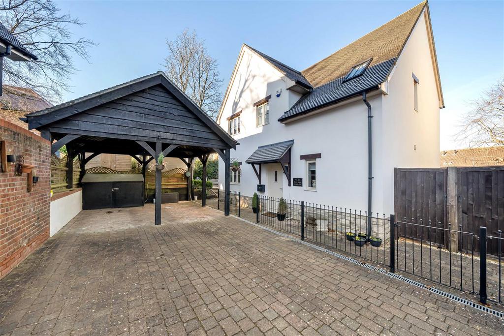 Lytchetts Park, 4a Chalky Road, Broadmayne 4 bed detached house for