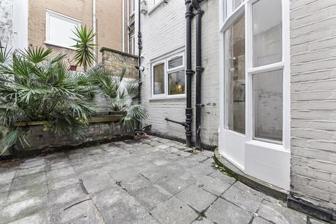 4 bedroom end of terrace house to rent - Gloucester Mews West London