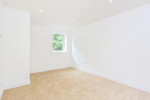 86 Beech Hill Road, Ascot, SL5 0BW